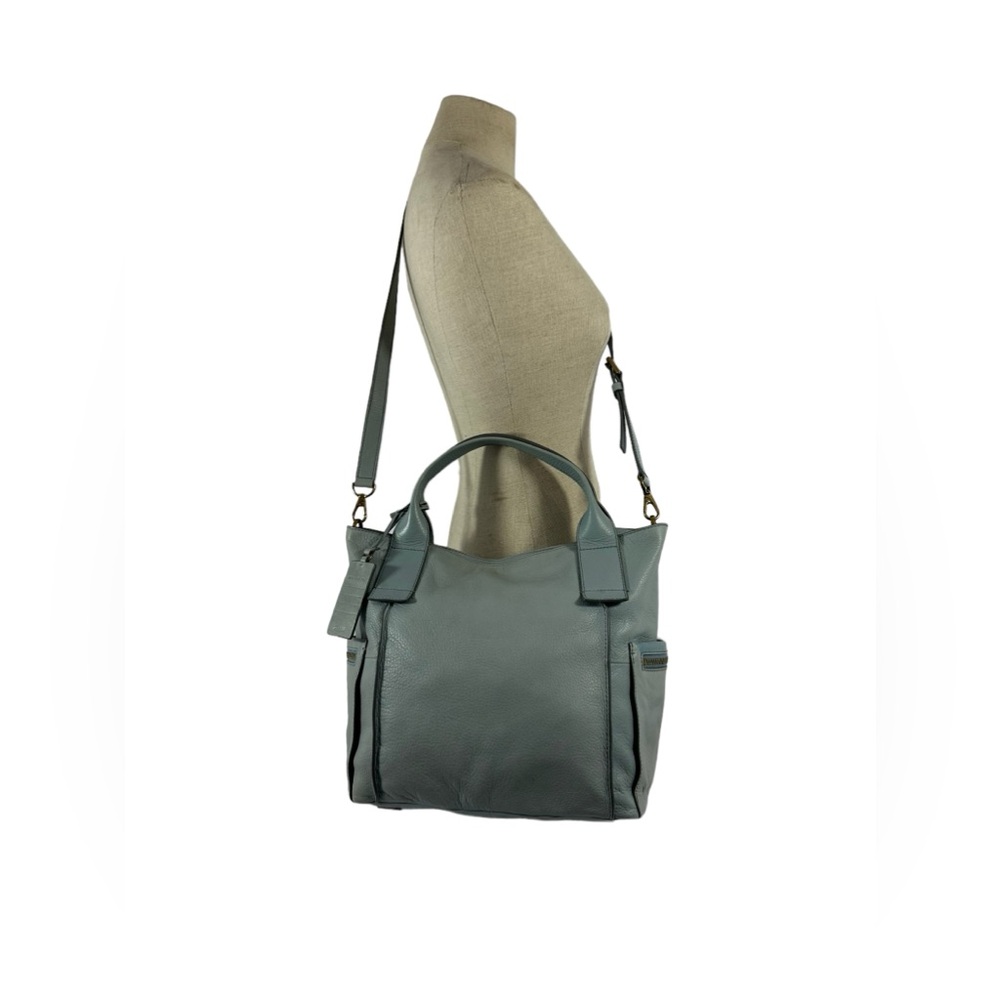 Genuine vintage FOSSIL sky blue leather tote bag with shoulder strap